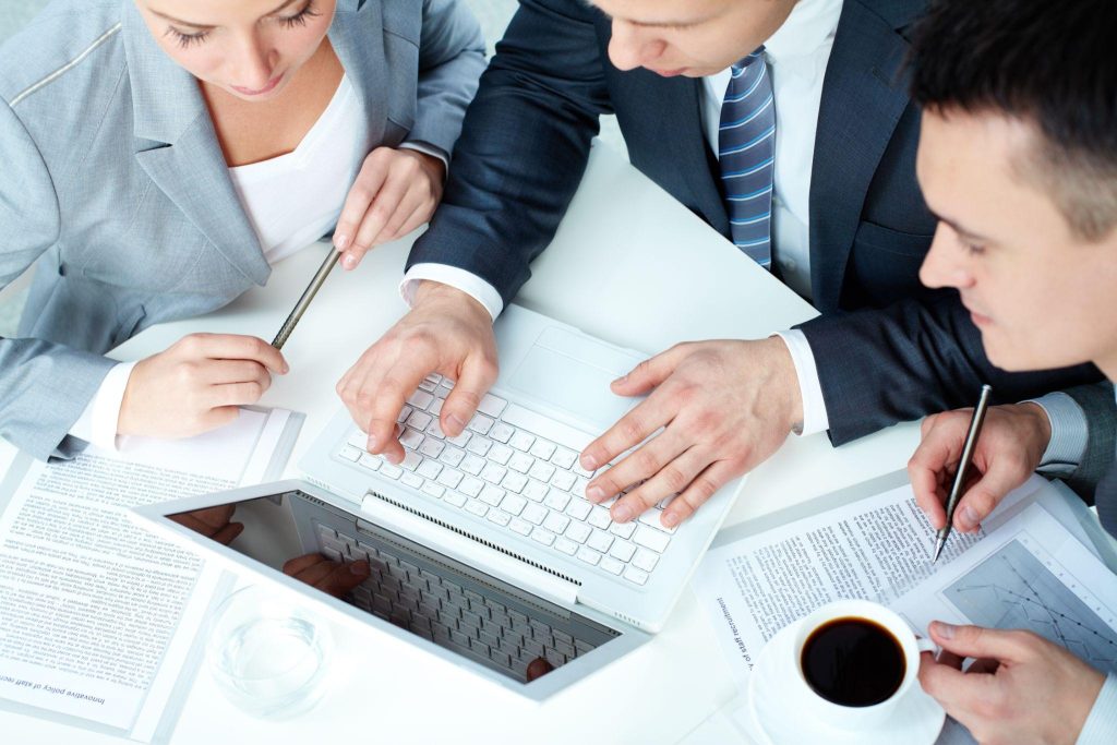 Cum îți dai seama că afacerea ta are nevoie de consultanță software