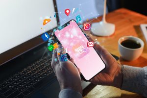 Cum sa folosesti social media pentru a creste vanzarile magazinului online CRM Softone Social Media